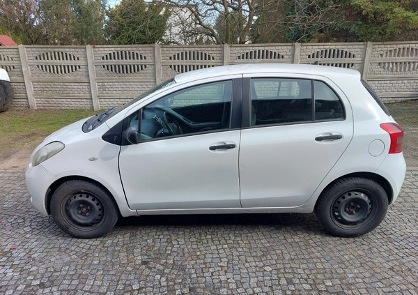 Toyota Yaris cena 6900 przebieg: 168000, rok produkcji 2007 z Lwówek małe 79